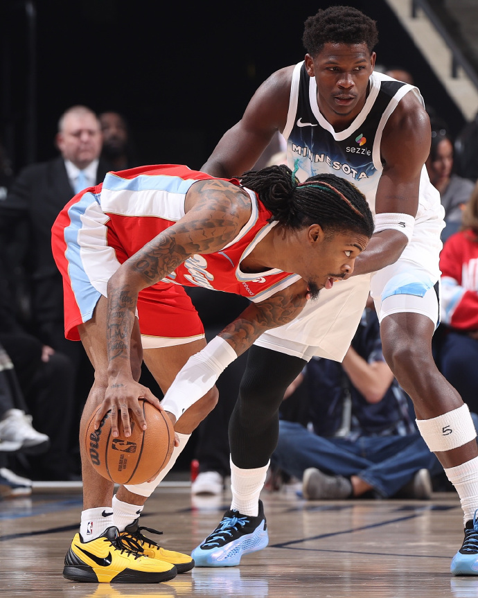 九游游戏平台-刚刚！风云突变孟菲斯灰熊今夜临场应变穆雷在加拿大队比赛中高光表现，犹他爵士关键时刻临场应变 